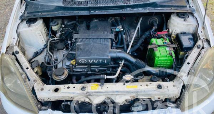 TOYOTA VITZ 2000