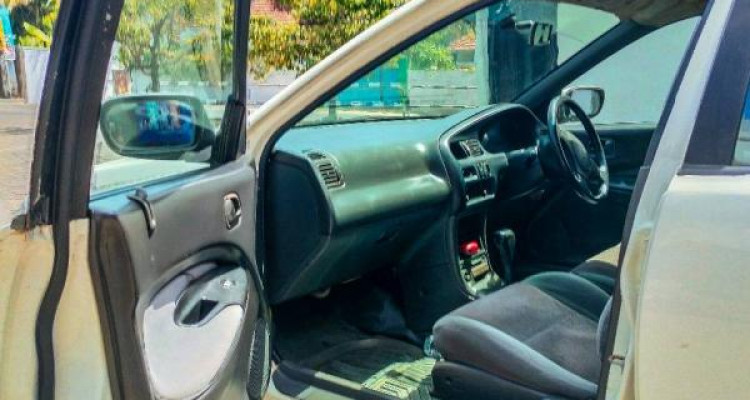 MAZDA FAMILIA 1996