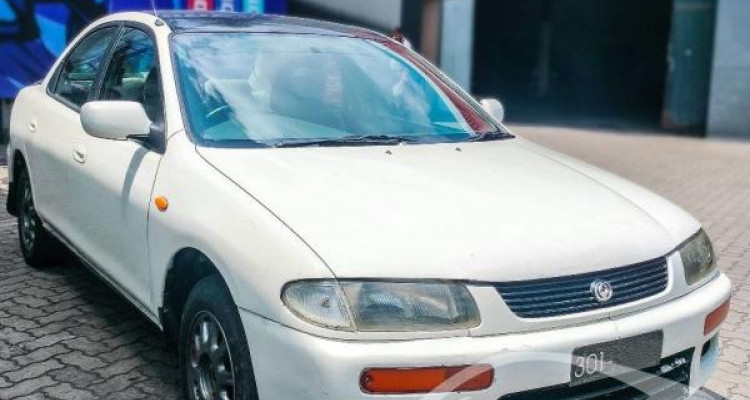 MAZDA FAMILIA 1996