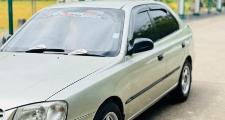 HYUNDAI ACCENT 2001