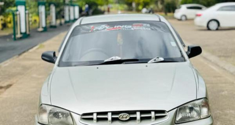 HYUNDAI ACCENT 2001