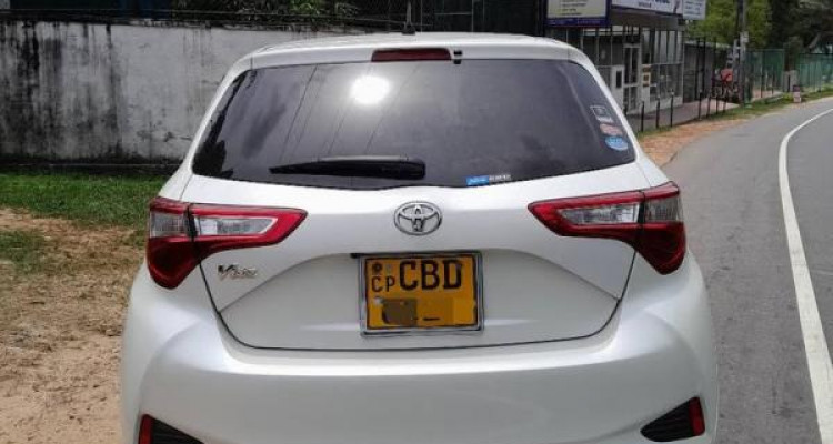 TOYOTA VITZ 2018