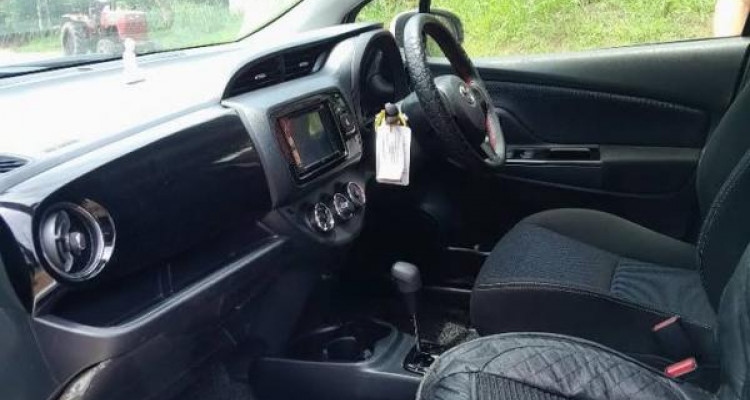 TOYOTA VITZ 2018