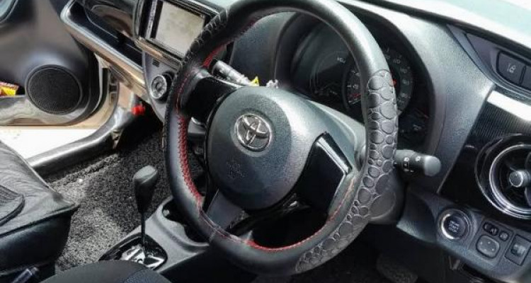 TOYOTA VITZ 2018