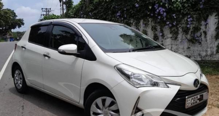TOYOTA VITZ 2018