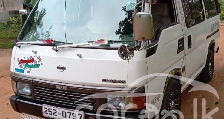 NISSAN CARAVAN 1994