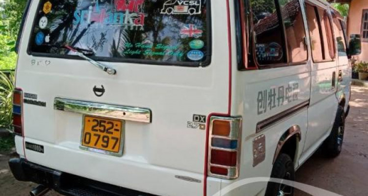 NISSAN CARAVAN 1994