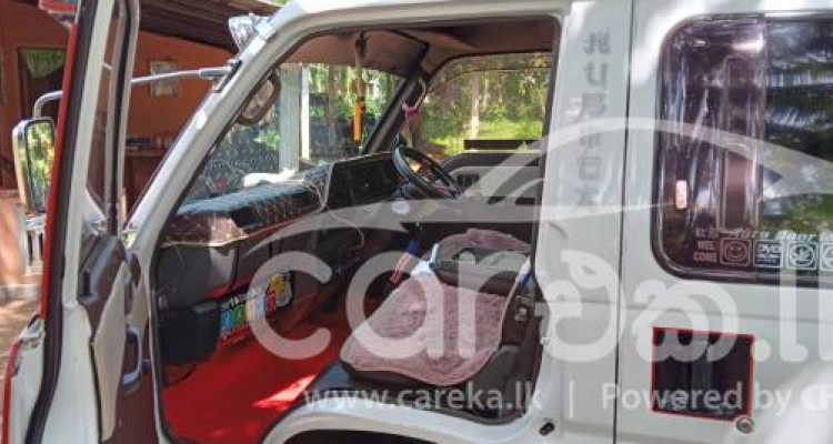 NISSAN CARAVAN 1994