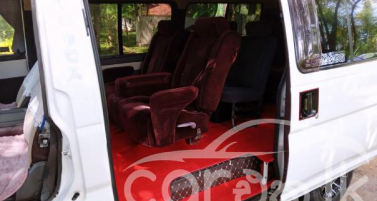 NISSAN CARAVAN 1994
