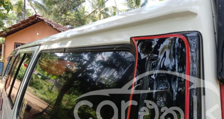 NISSAN CARAVAN 1994