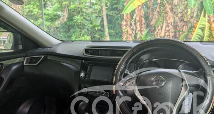 NISSAN X TRAIL 2015