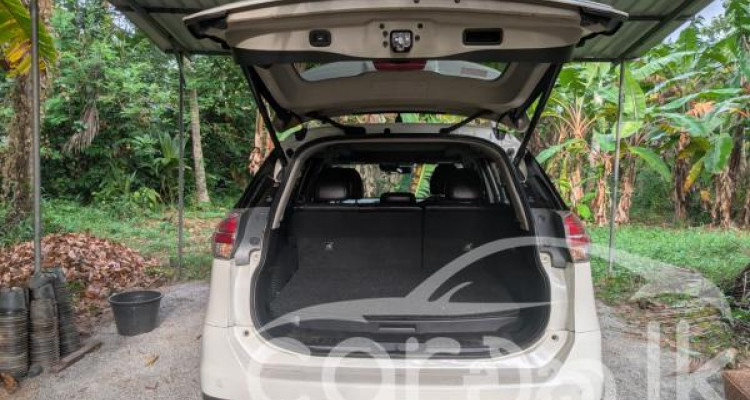 NISSAN X TRAIL 2015
