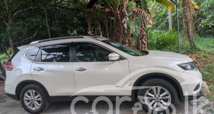 NISSAN X TRAIL 2015