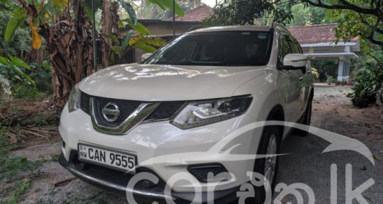 NISSAN X TRAIL 2015