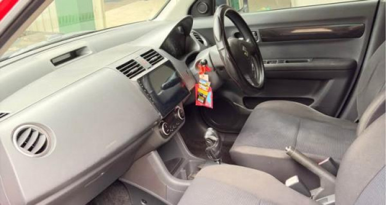 SUZUKI SWIFT 2004