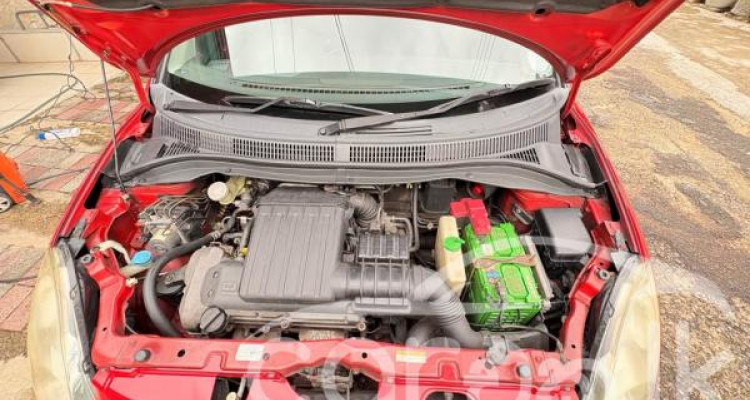 SUZUKI SWIFT 2004