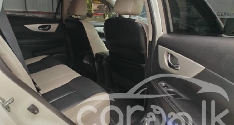 NISSAN X TRAIL 2015