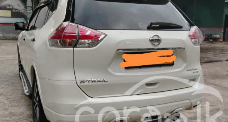 NISSAN X TRAIL 2015