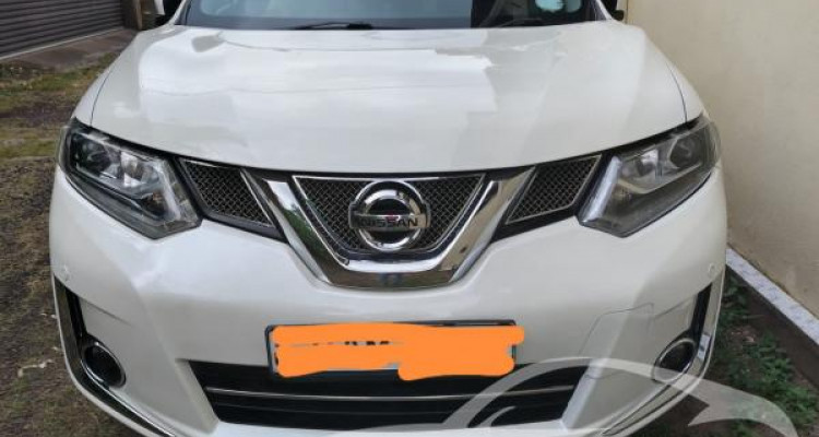 NISSAN X TRAIL 2015