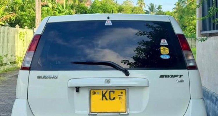 SUZUKI SWIFT 2004