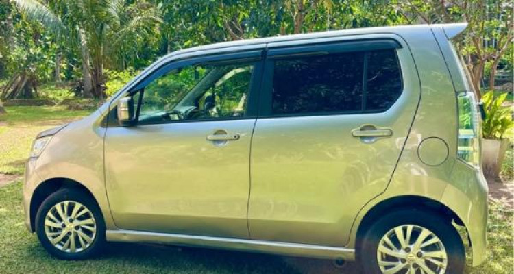 SUZUKI WAGON R STINGRAY 2014
