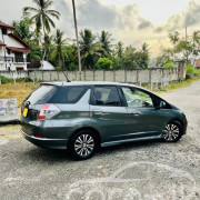 HONDA FIT SHUTTLE 2014