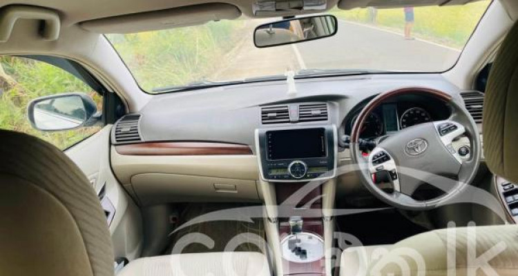 TOYOTA PREMIO 2011
