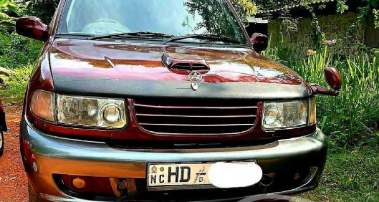TATA SAFARI 2004