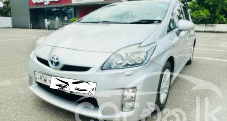 TOYOTA PRIUS 2011