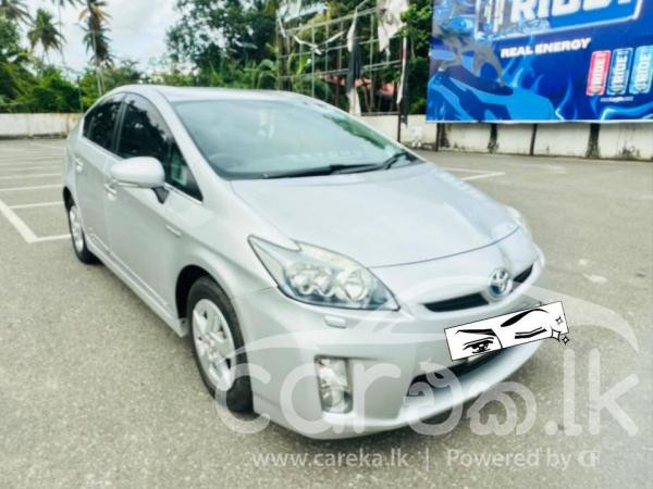 TOYOTA PRIUS 2011