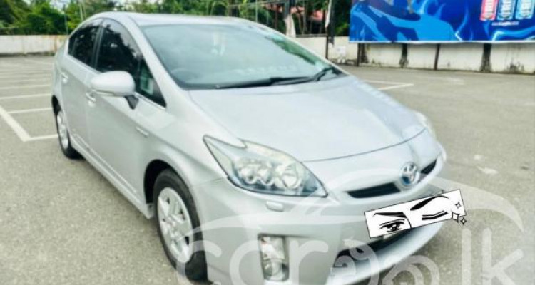 TOYOTA PRIUS 2011