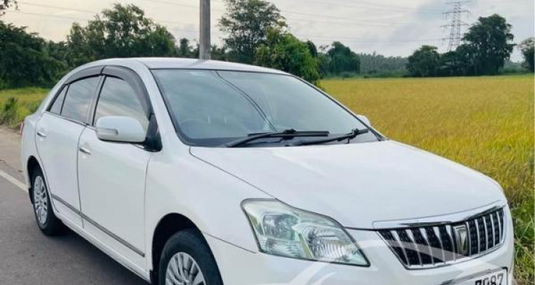 TOYOTA PREMIO 2011