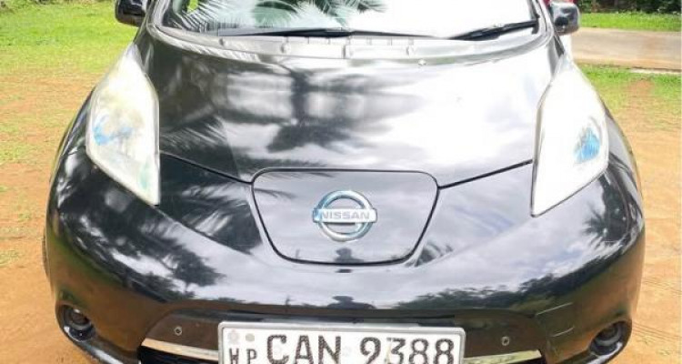 NISSAN LEAF 2014