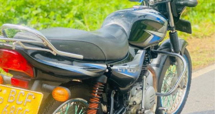BAJAJ CT100 2015