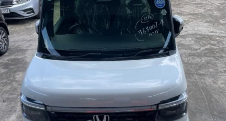 HONDA N-BOX 2023