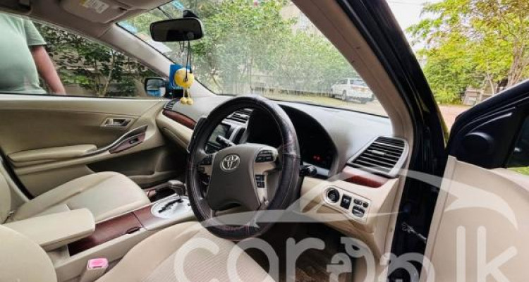 TOYOTA PREMIO 2010