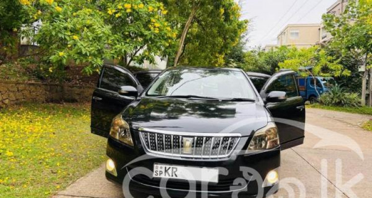 TOYOTA PREMIO 2010