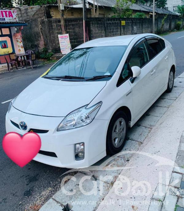 TOYOTA PRIUS 2011