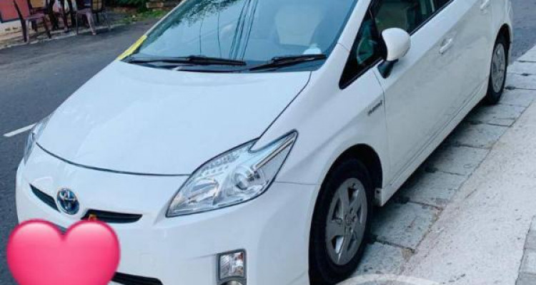 TOYOTA PRIUS 2011