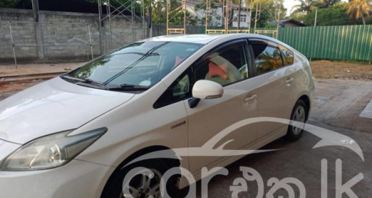 TOYOTA PRIUS 2011