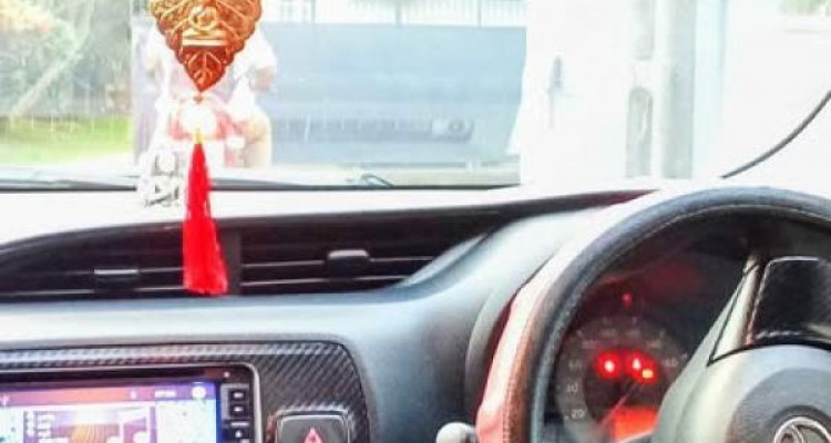 TOYOTA VITZ 2014