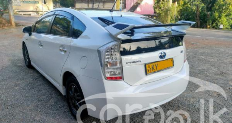 TOYOTA PRIUS 2012