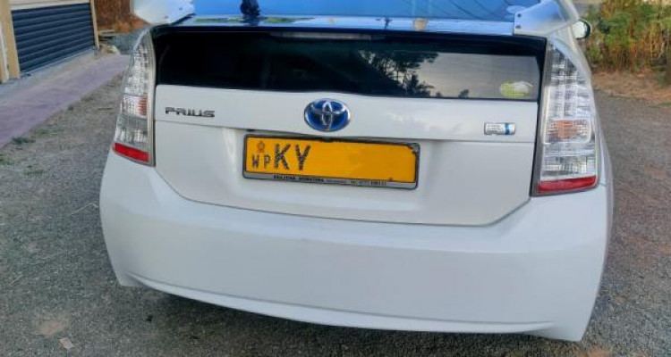 TOYOTA PRIUS 2012