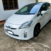 TOYOTA PRIUS 2012