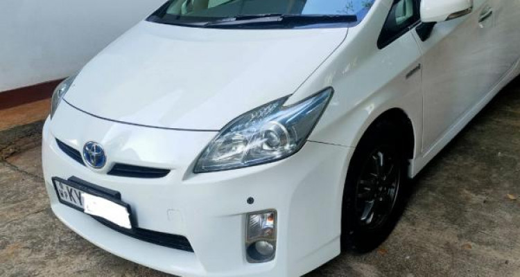 TOYOTA PRIUS 2012