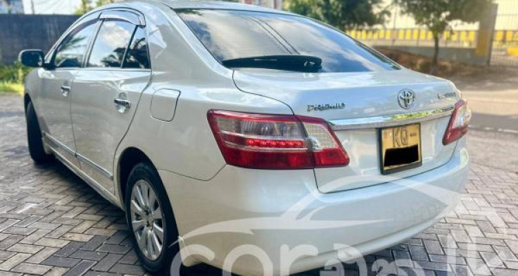 TOYOTA PREMIO 2008