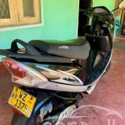 TVS SCOOTY STREAK 2011