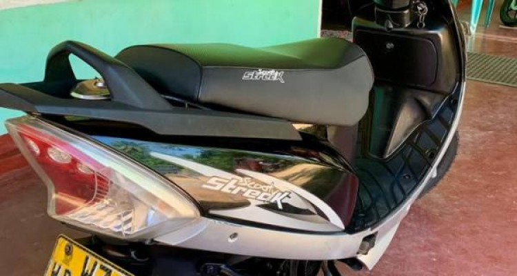 TVS SCOOTY STREAK 2011