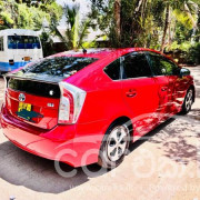 TOYOTA PRIUS 2012