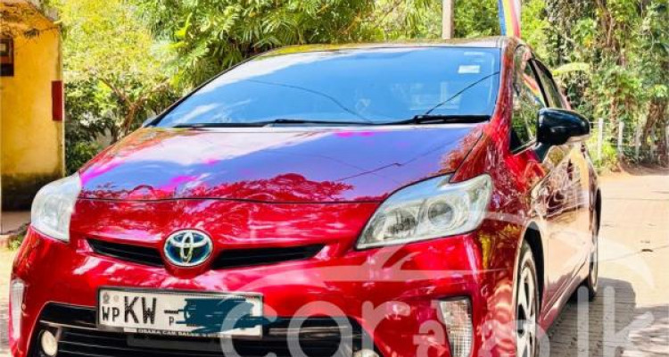TOYOTA PRIUS 2012
